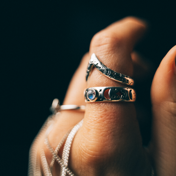 JUST A PHASE - Sterling Silver & Moonstone Ring