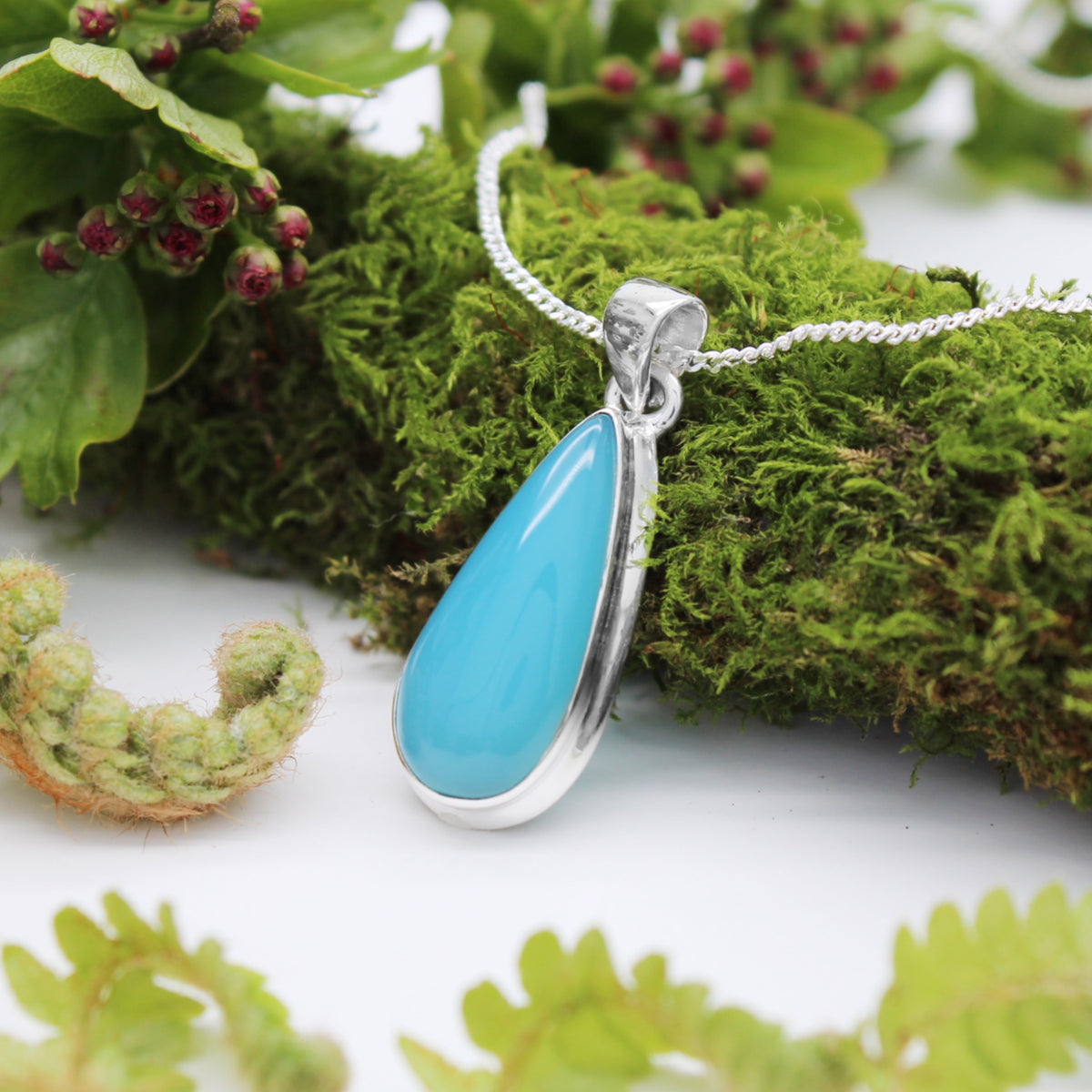 LAGOON - Sterling Silver & Blue Chalcedony Necklace