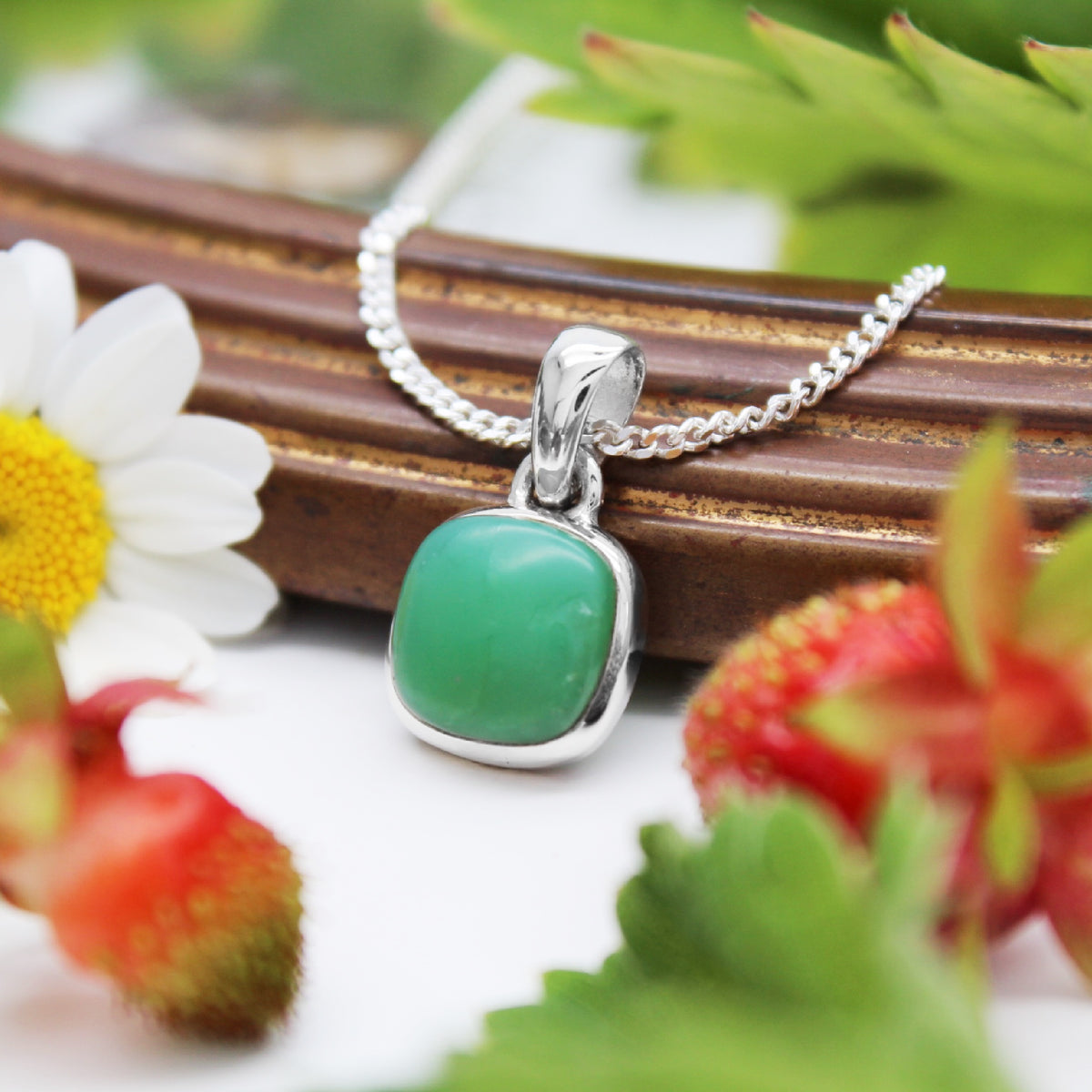 LITTLE LEAVES - Sterling Silver & Chrysoprase Necklace